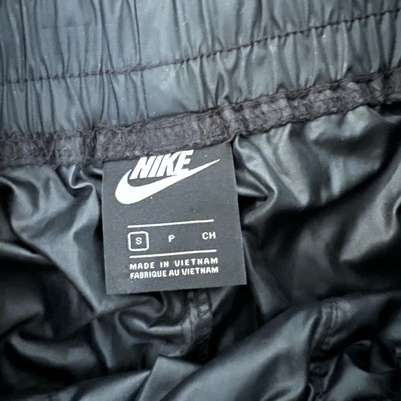 Nike high waisted joggers - Picture 3 of 3